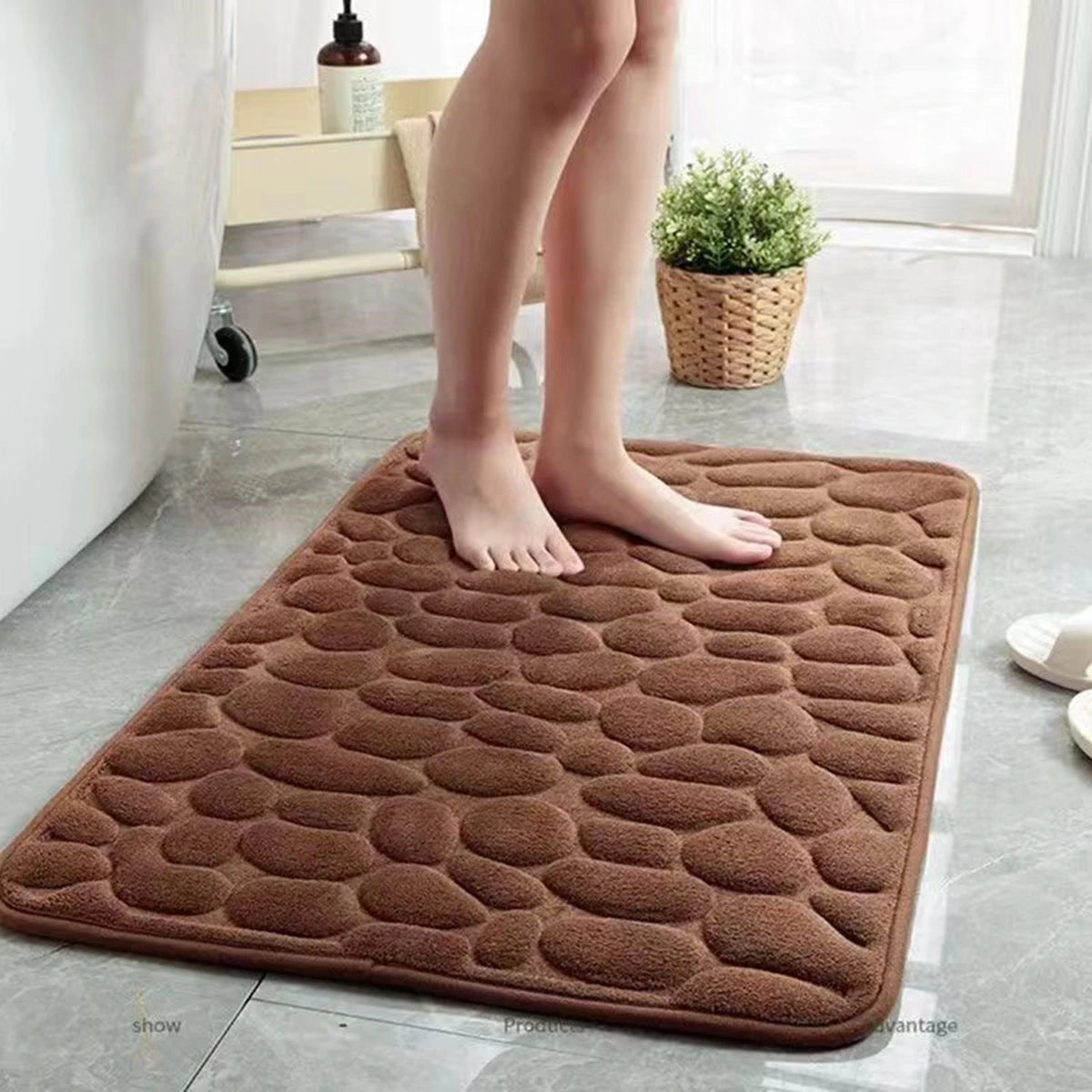 HushMat™ – Anti-Slip Bathroom Rug with Quick Drying Comfort